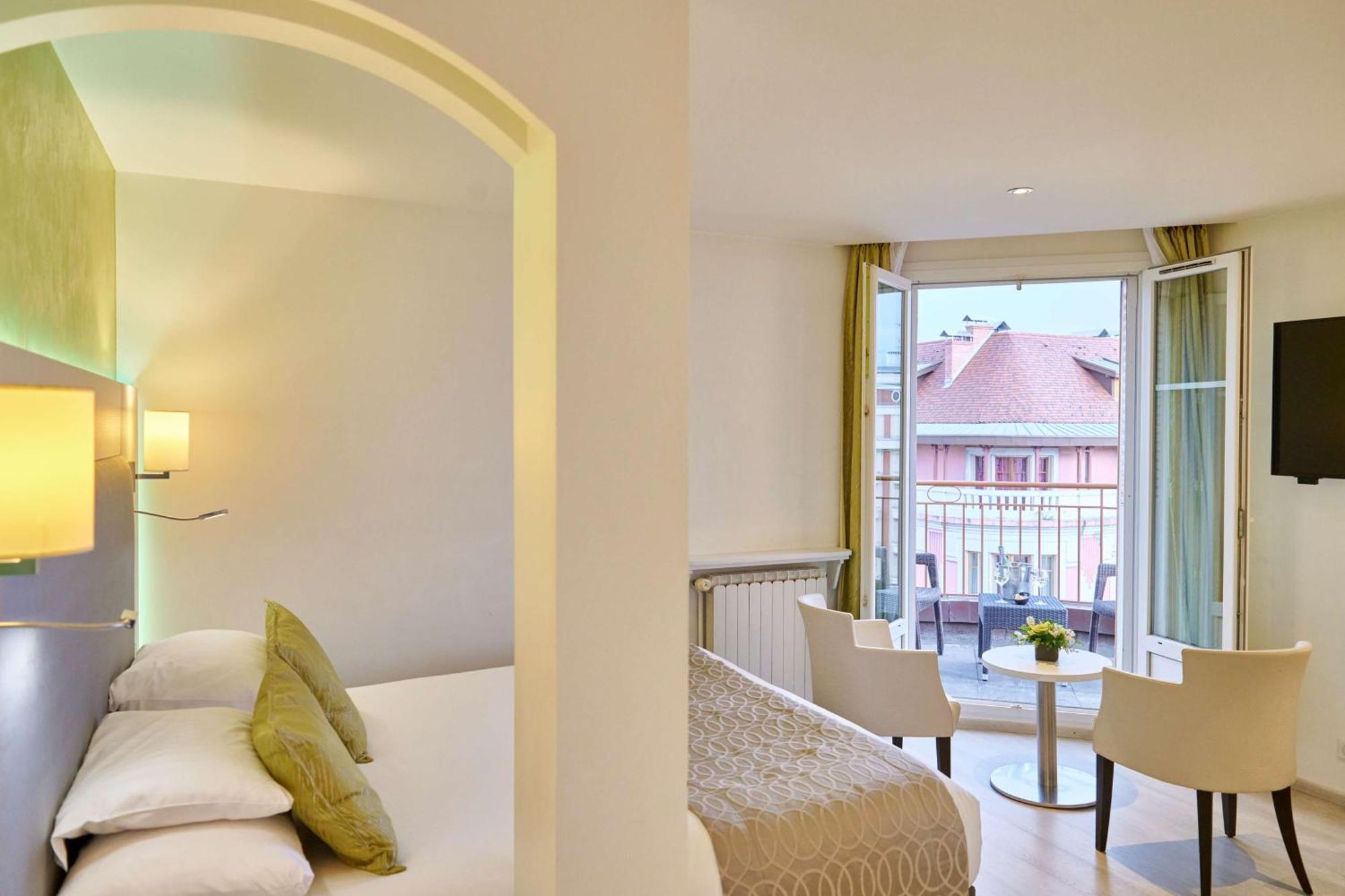 Executive Queen Room with Balcony - Non-Smoking,1706344295:JPEG